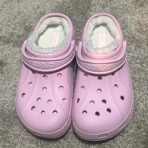 size 9 women’s faux fur lined crocs